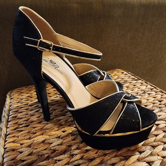 Women's platform heels - Picture 2 of 4